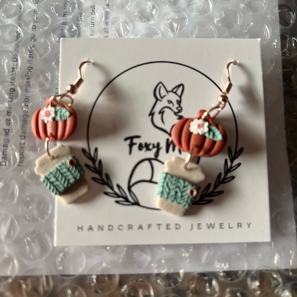 Cute Pumpkin Latte earrings. - Picture 2 of 2